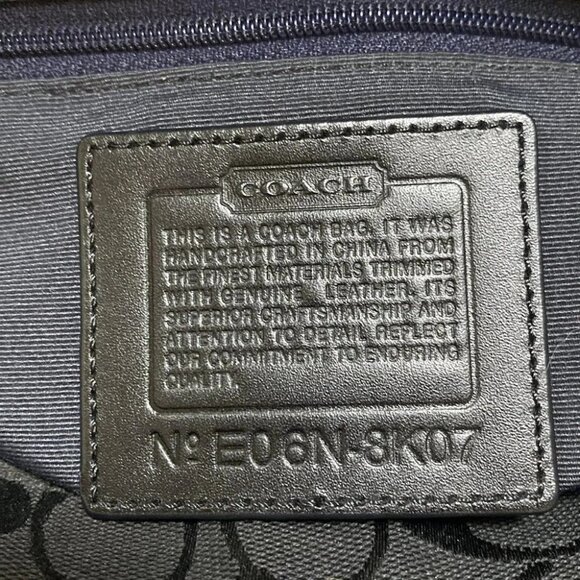 Auth COACH Signature Carryall 8K07 Black Jacquard Leather - Shoulder Bag - Picture 8 of 8